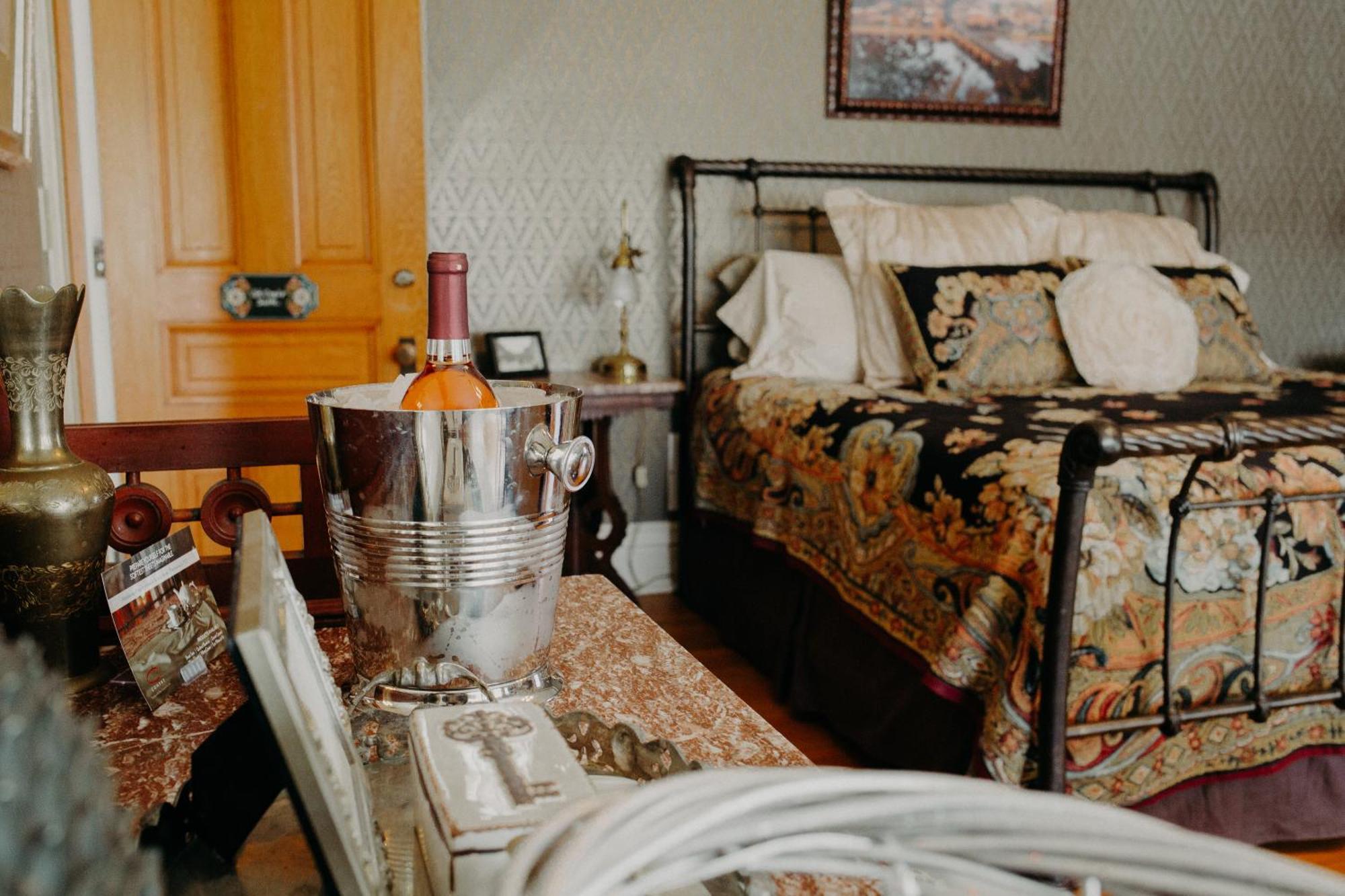 Aurora Staples Inn Stillwater Bagian luar foto