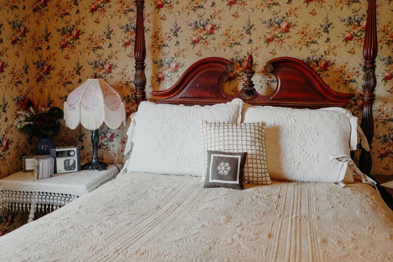 Aurora Staples Inn Stillwater Bagian luar foto